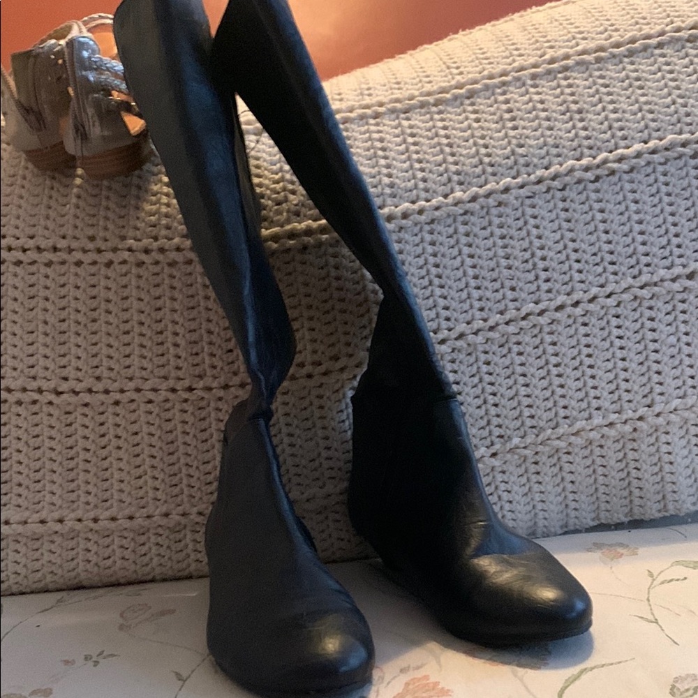 Women's Black Knee-High Boots